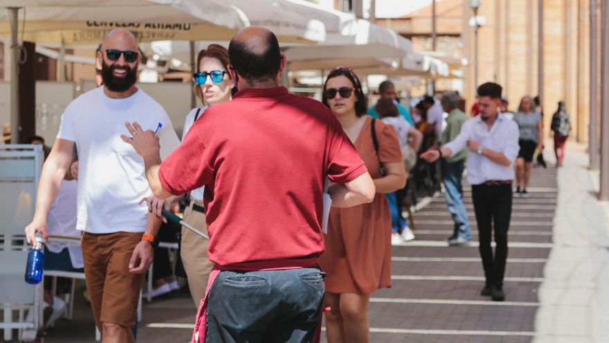 El paro baja durante el verano en 2.300 personas en Extremadura y se crean más de 5.000 empleos