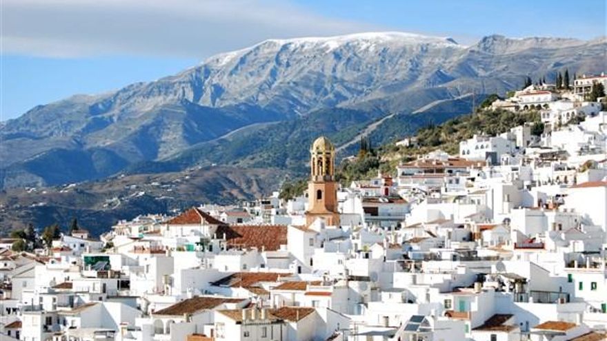 El pueblo blanco de Málaga perfecto para una escapada gastronómica en otoño