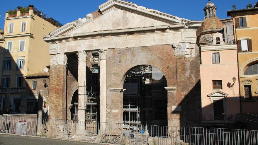 El Pórtico de Octavia es uno de los accesos históricos al ghetto romano.