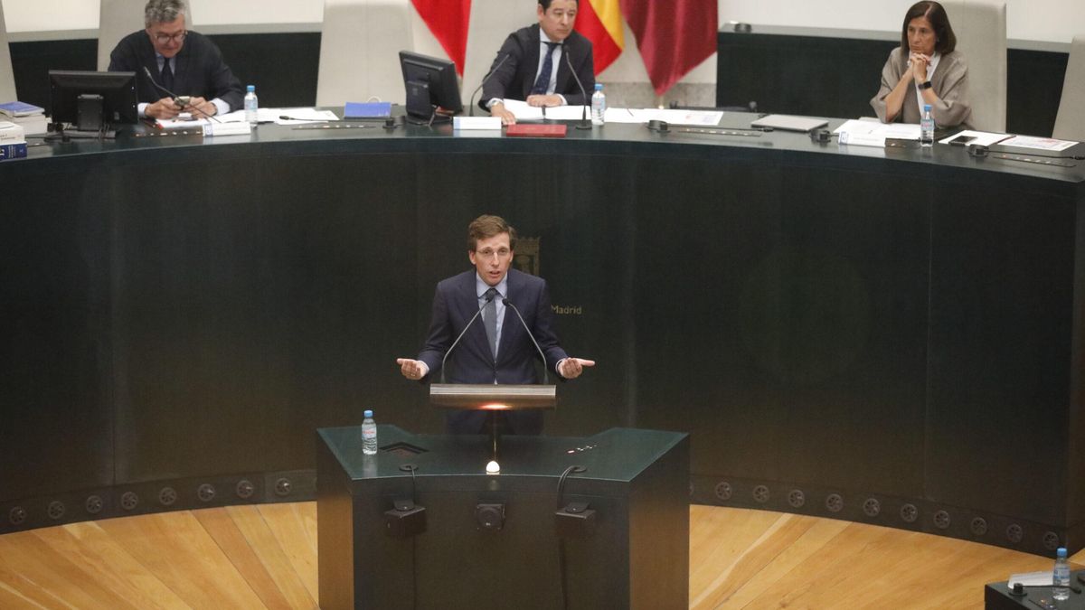 Almeida, durante un pleno del Ayuntamiento de Madrid
