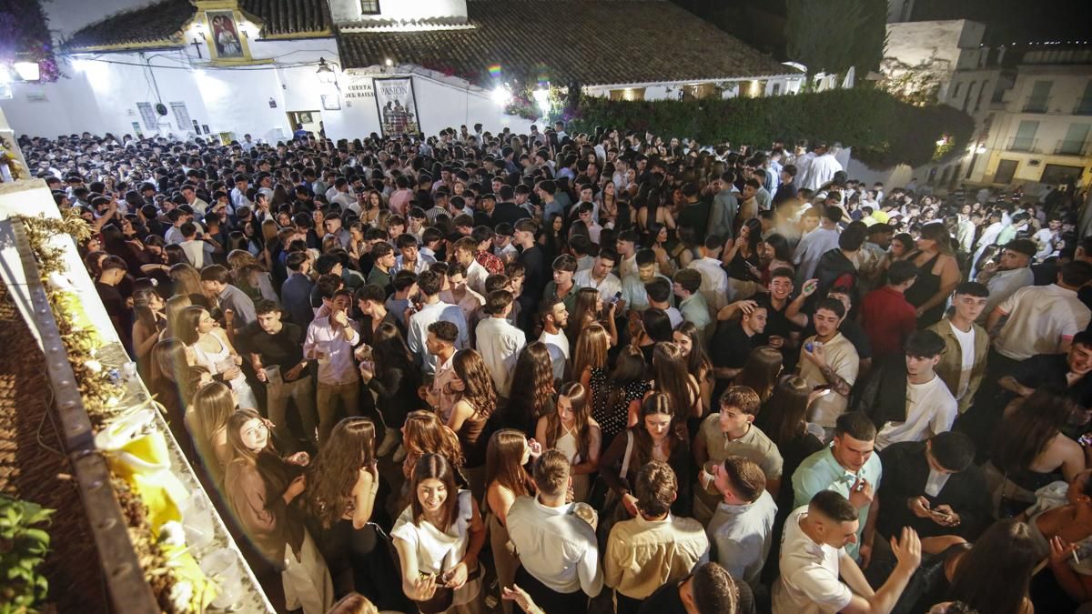 Ambiente nocturno de las Cruces de Mayo del Bailío
