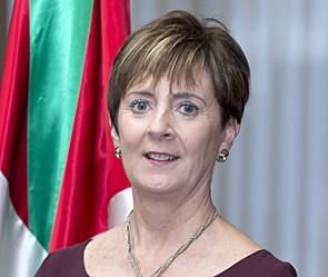 4. Arantxa Tapia Otaegi - Desarrollo Económico, Sostenibilidad y Medio Ambiente