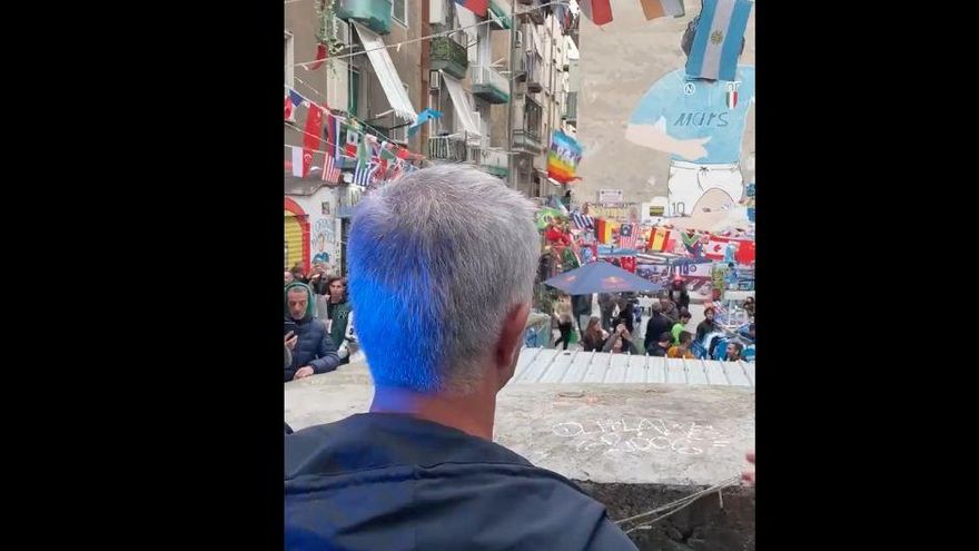 Mourinho rindió tributo a Diego Maradona en Nápoles