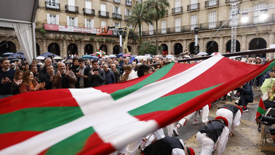 Esteban defiende la "ambición nacional" del PNV sin poner "palos en las ruedas"