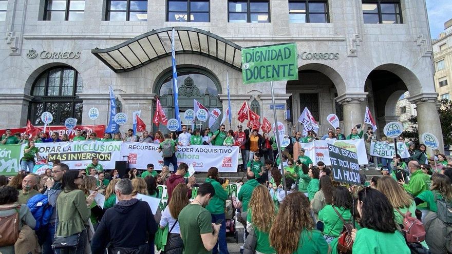 Los sindicatos docentes piden al Gobierno de Cantabria una nueva propuesta de adecuación salarial "digna" que permita el acuerdo