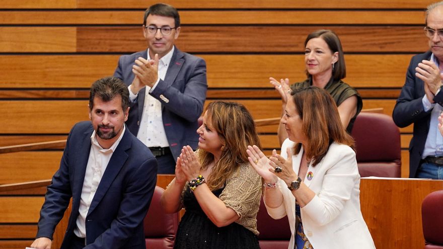 El PSOE ofrece la "mano tendida" a Mañueco y este le dice que tuvo "la oportunidad" hace dos años