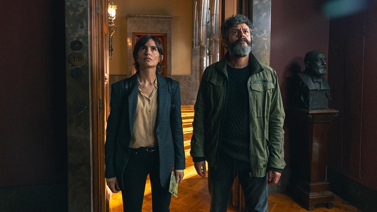 Netflix lanza las primeras imágenes y fija el estreno de 'Ciudad de sombras', la serie póstuma de Verónica Echegui