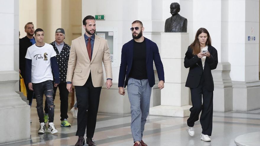 Andrew Tate y su hermano Tristan, detenidos en Miami mientras Reino Unido pide su extradición por cargos de violación