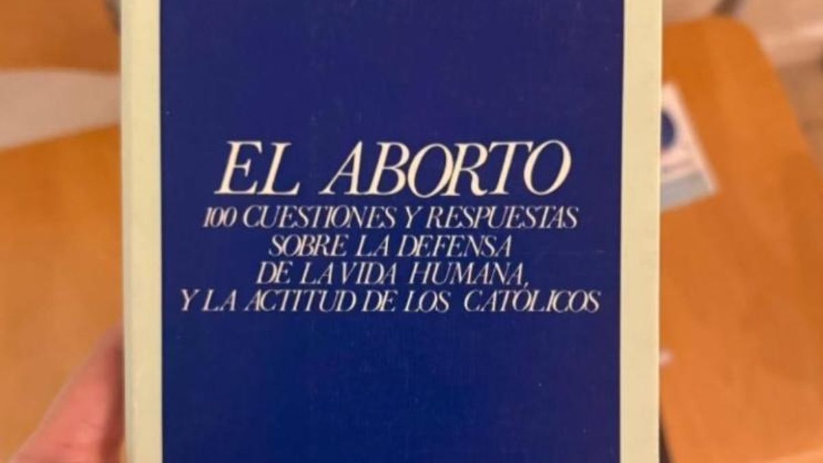 Trabajadores del Hospital de Bellvitge denuncian la presencia de propaganda contra el aborto en el centro