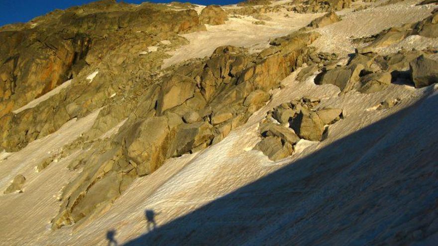 "Hay gente subiendo sin crampones": un montañero aragonés alerta en un vídeo de la mala preparación en alta montaña