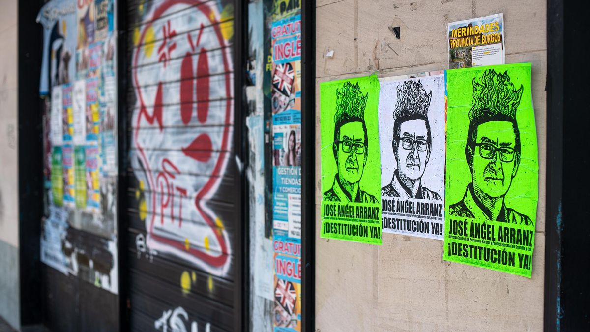 Aparecen carteles en la provincia de León que piden la dimisión de Quiñones y del Director General de Política Forestal