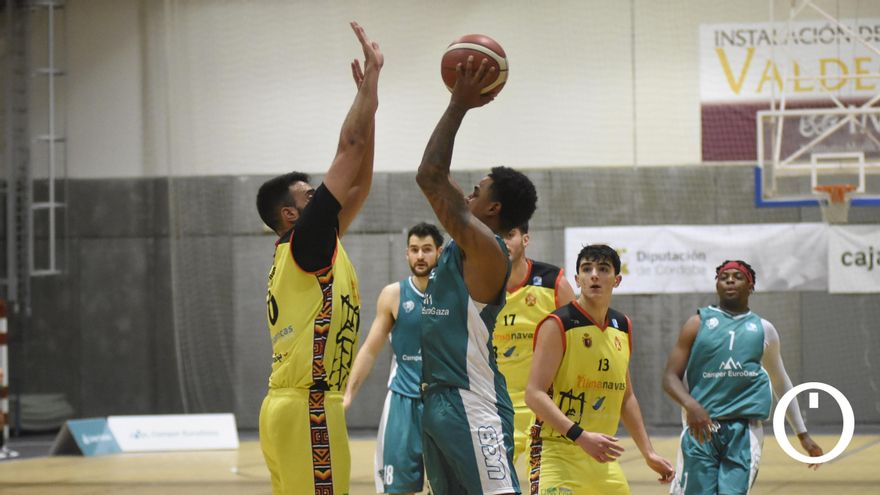 El Peñarroya logra la trascendental renovación de Kiko Espinosa