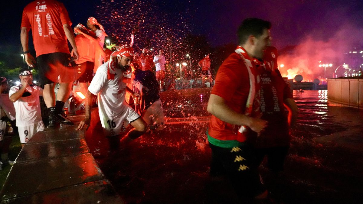 Celebración del ascenso de la Cultural a Segunda en Guzmán.