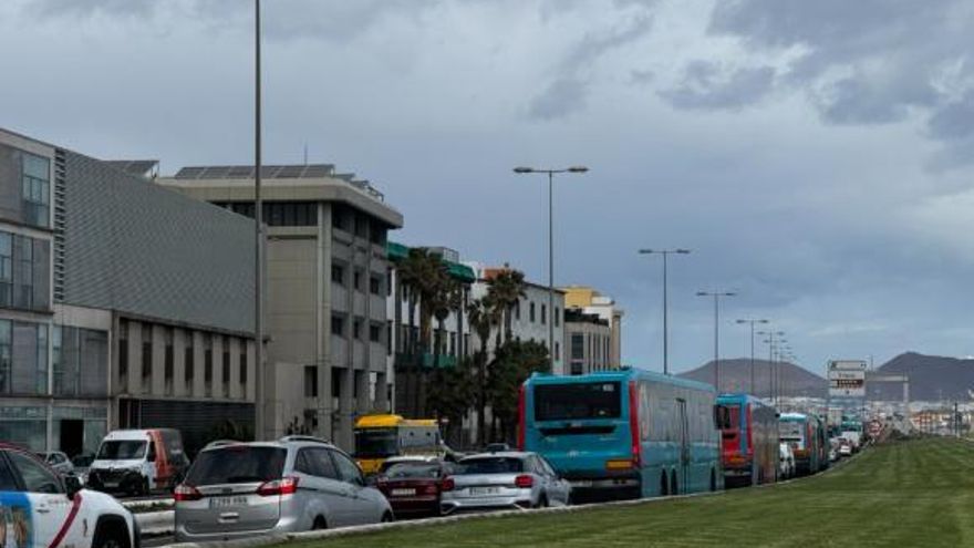 La congestión del tráfico en Las Palmas de Gran Canaria cuesta 600 euros y 70 horas al año a cada conductor