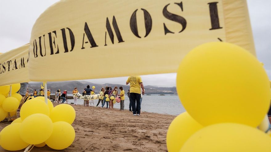 Huelga de los empleados públicos en Las Canteras, Gran Canaria