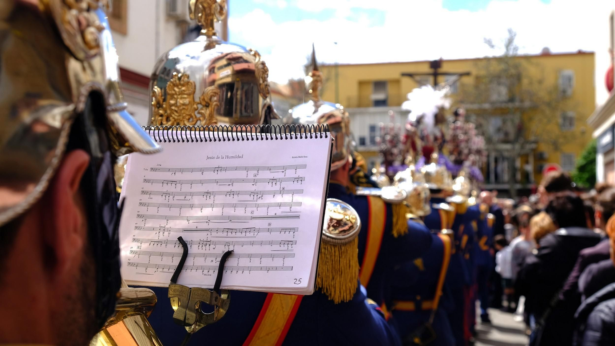 La Banda del Sol toca con la Hermandad del Cerro (Calle Aragón)
