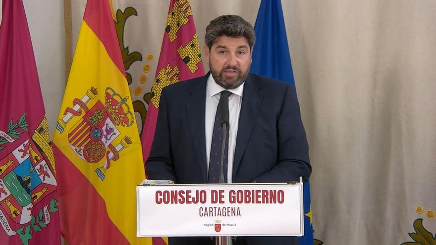 López Miras pide blindar con militares las costas murcianas para frenar la llegada de "narcolanchas que transportan personas"