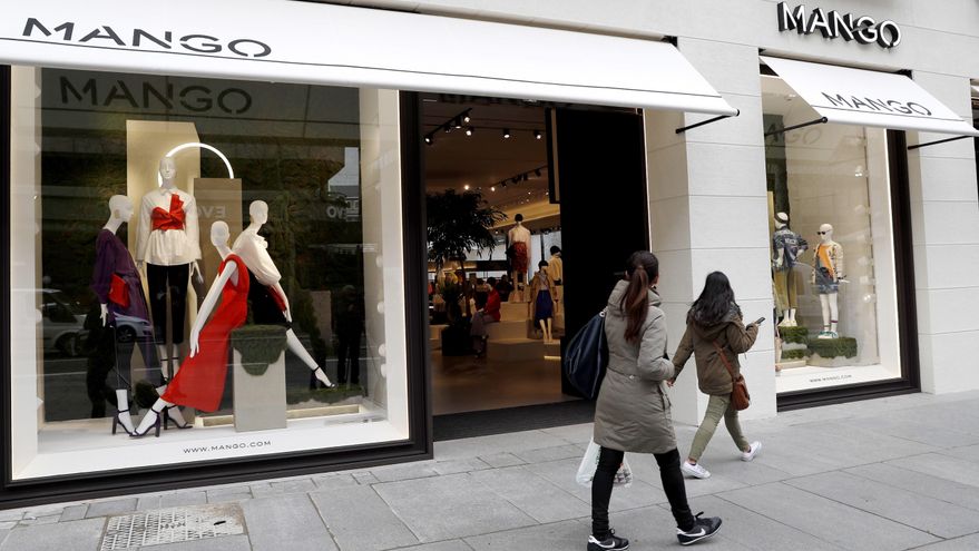 Una tienda de Mango, en una fotografía de archivo. EFE/Sergio Barrenechea