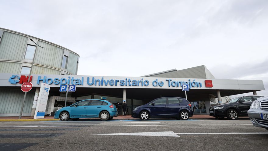 El Hospital de Torrejón privatizado por Ayuso pide prescindir de los MIR y la Comunidad le insta a cumplir el contrato