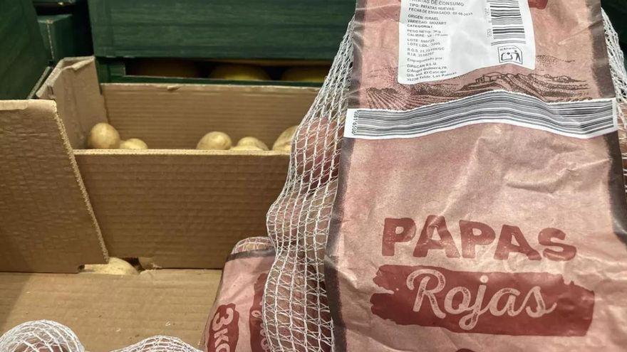 Más de veinte asociaciones denuncian la comercialización de papa israelí ante la Consejería canaria de Agricultura