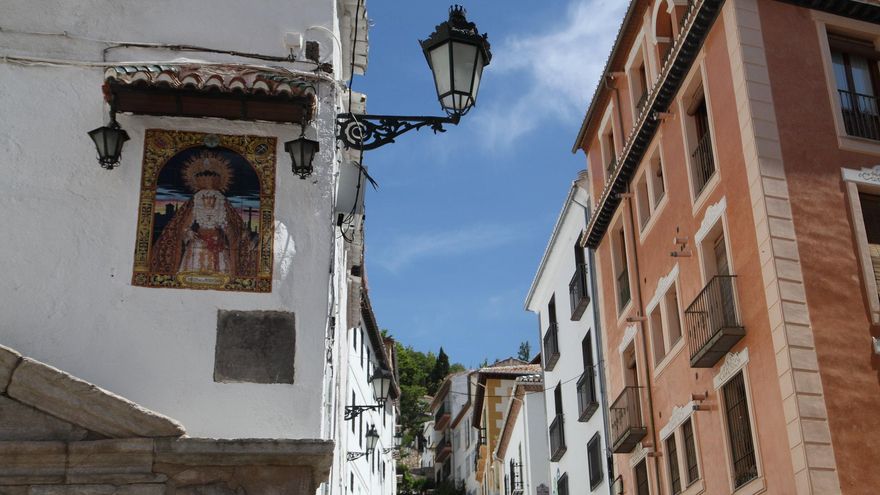 Esquina en la Cuesta del Realejo.