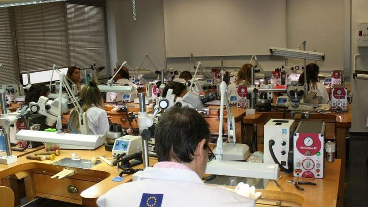 La Escuela de Joyería de Córdoba participa con estand propio en MadridJoya
