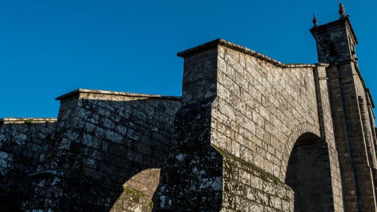 Iglesia-colegiata de Santa María del Sar