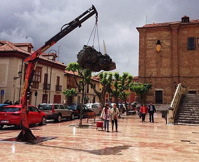'El Unicornio' de Eduardo Arroyo, que esconde mucha sorna en Puerta Castillo. 