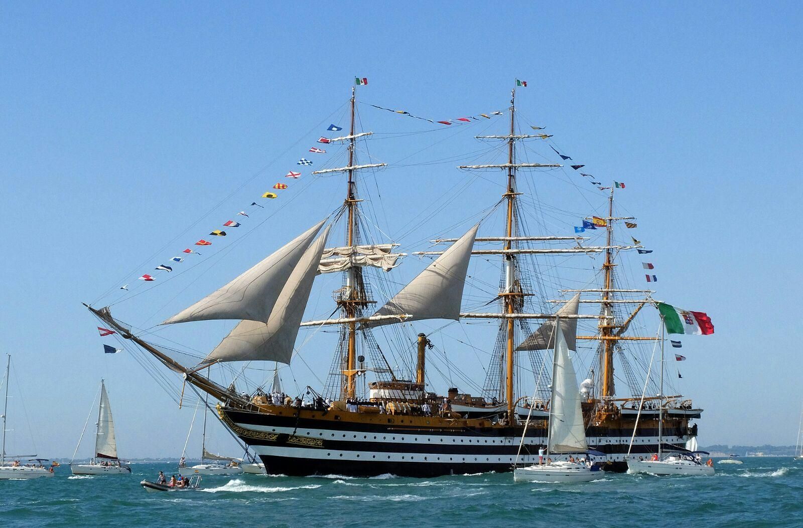 El Américo Vespucio, el velero que cerró la prueba.