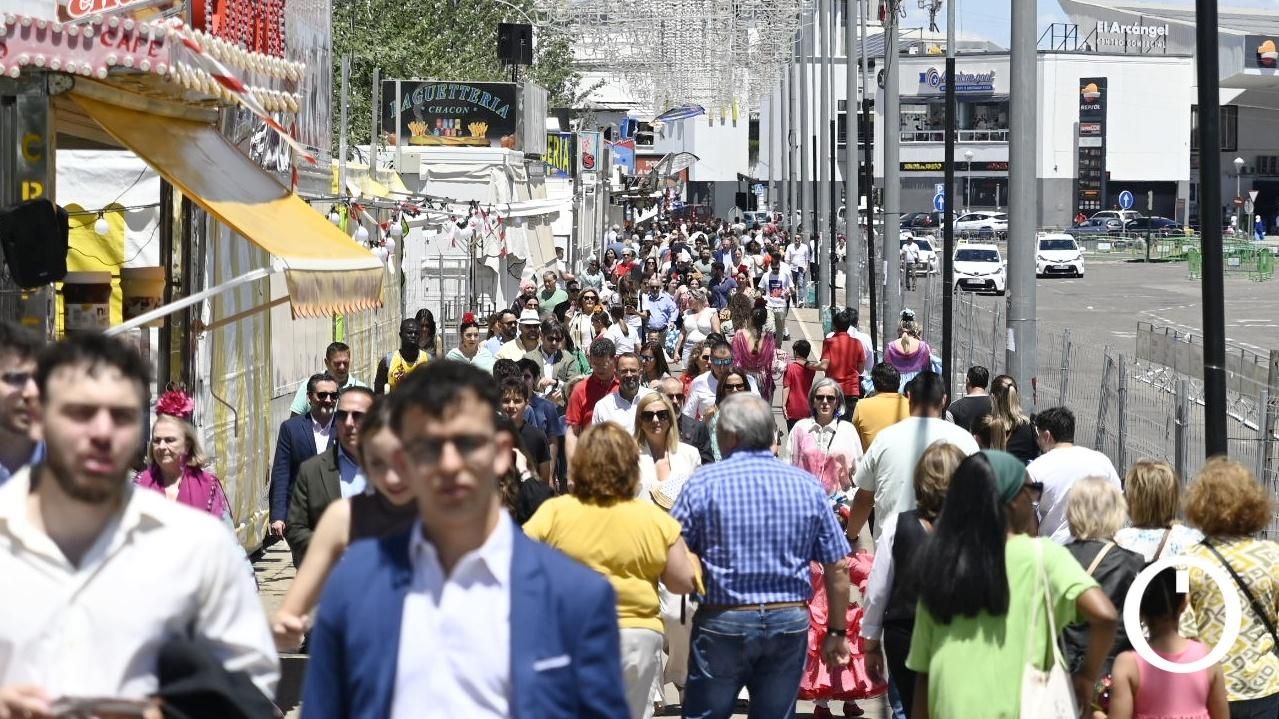 Ambiente de domingo en la feria