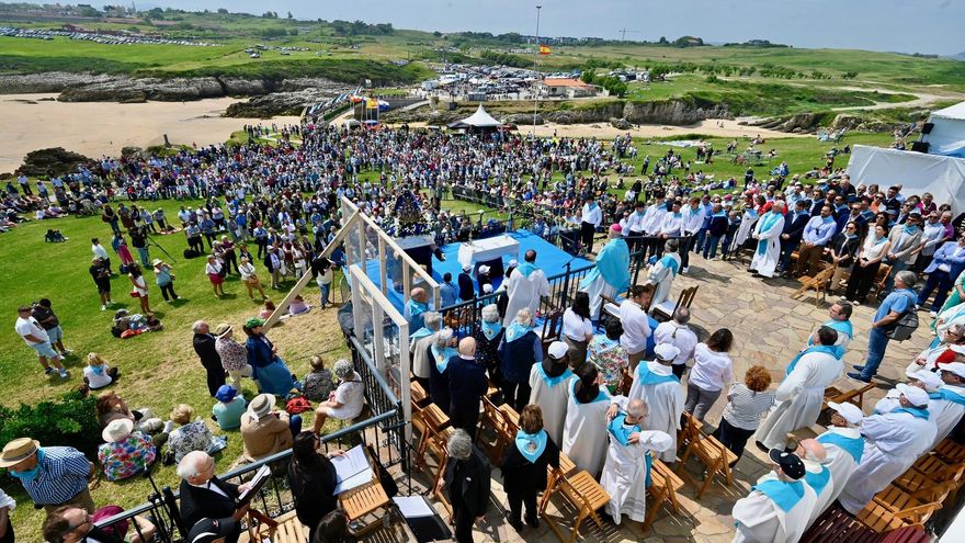 Celebración de la misa por la Virgen del Mar en la isla