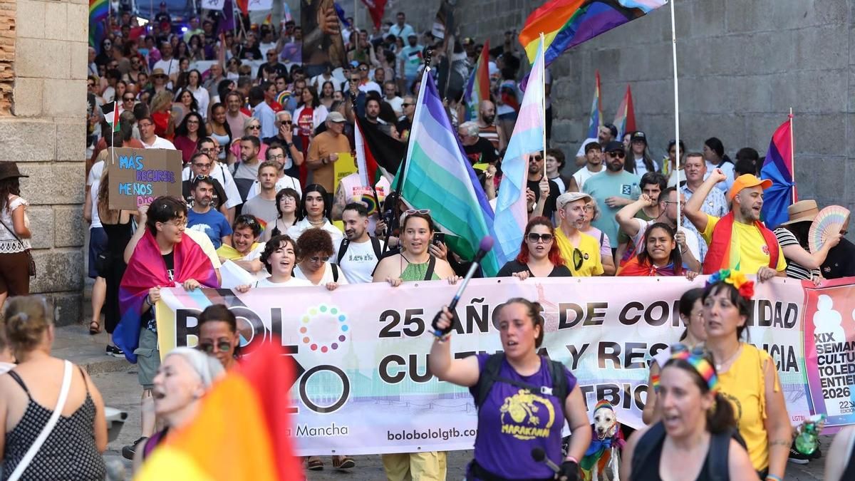 Toledo celebra el Orgullo con una marcha que reclama más derechos y menos gestos simbólicos