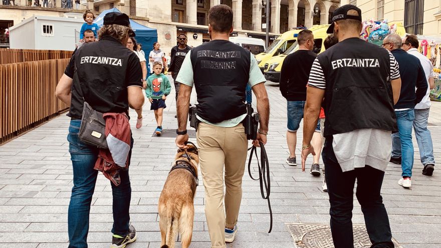 ESK denuncia el despido "racista" y trato "denigrante" padecido por un trabajador por parte de su empresa y Ertzaintza