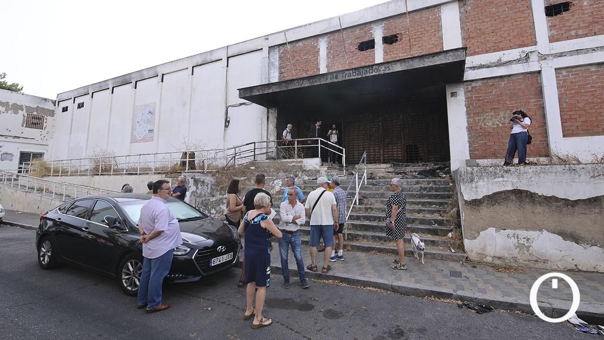 Los vecinos del Distrito Sur denuncia el abandono del antiguo edificio de UGT