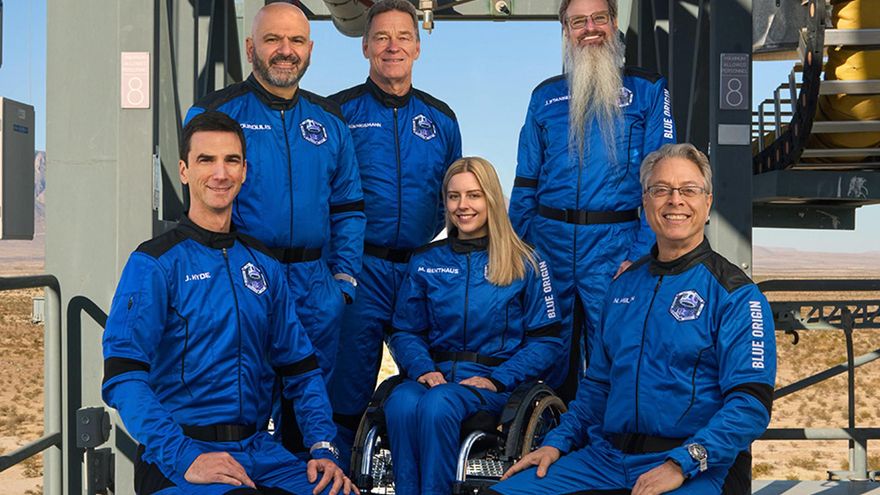 Blue Origin hace historia al enviar al espacio a una persona en silla de ruedas