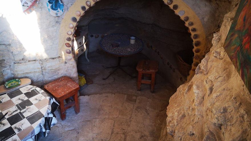 Interior de una de las cuevas restauradas en Las Minas