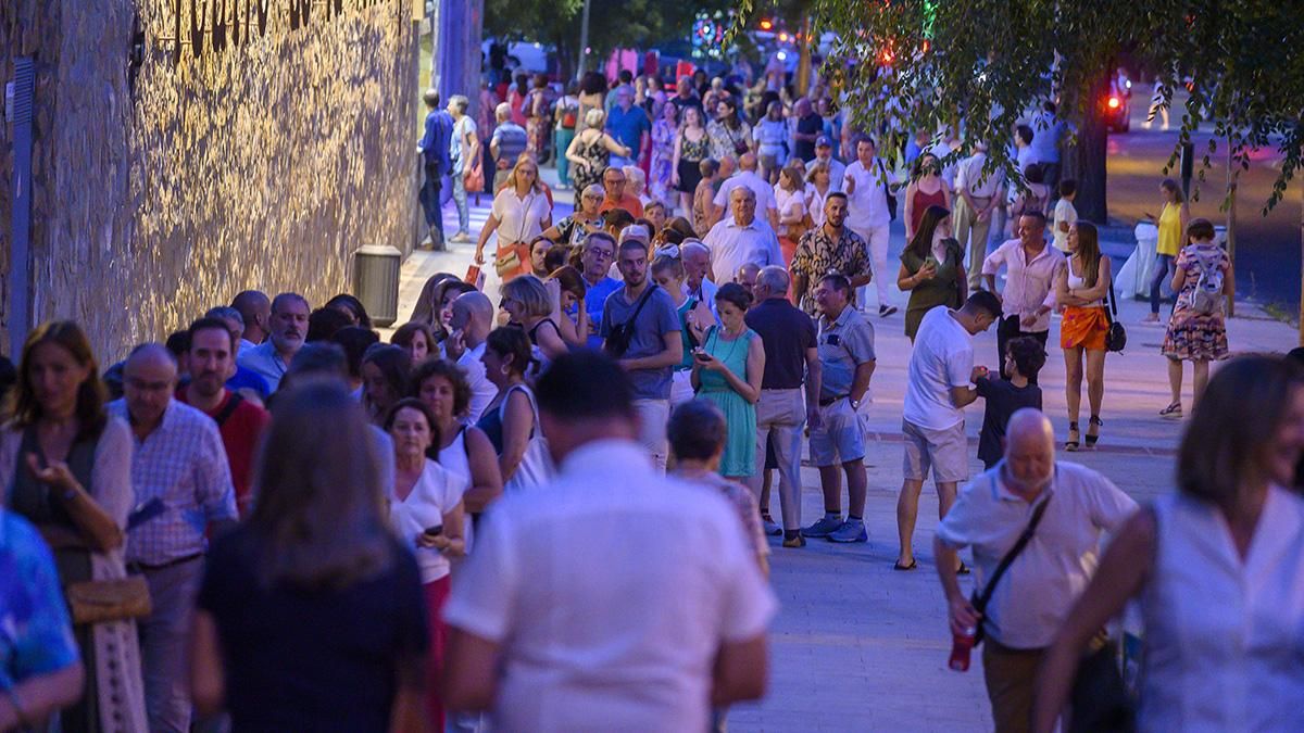 Homenaje a Manolo Sanlúcar en el inicio del Festival de la Guitarra