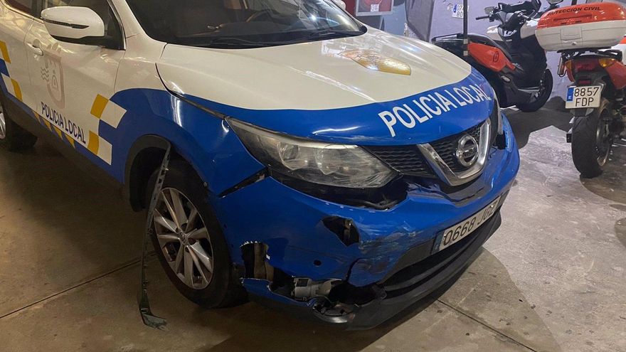 Persecución policial en Tenerife tras llevarse un carro de la compra en un coche robado y embestir a una patrulla policial