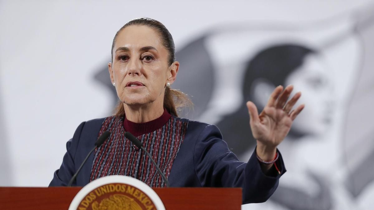 La presidenta de México, Claudia Sheinbaum, durante la rueda de prensa de este martes, en el Palacio Nacional.