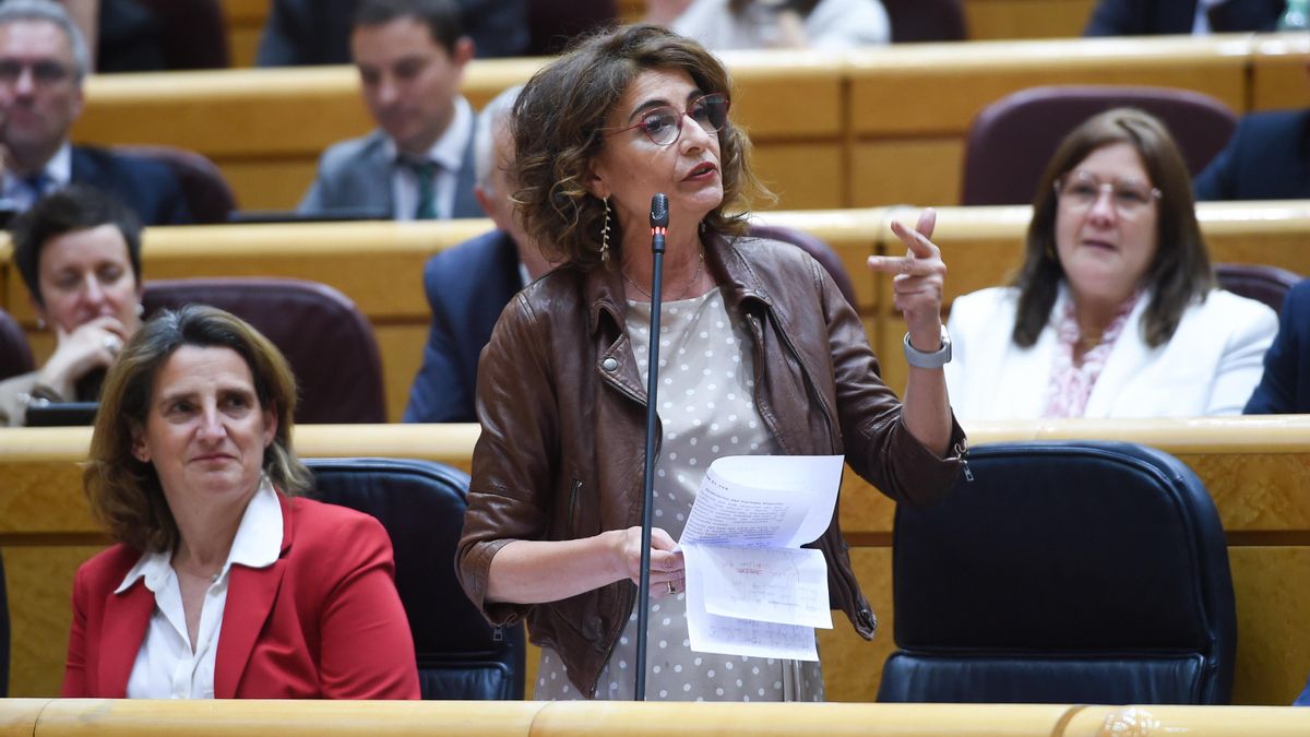 La vicepresidenta primera del Gobierno y ministra de Hacienda, María Jesús Montero, durante una sesión de control al Gobierno, en el Senado, a 12 de marzo de 2024, en Madrid (España).