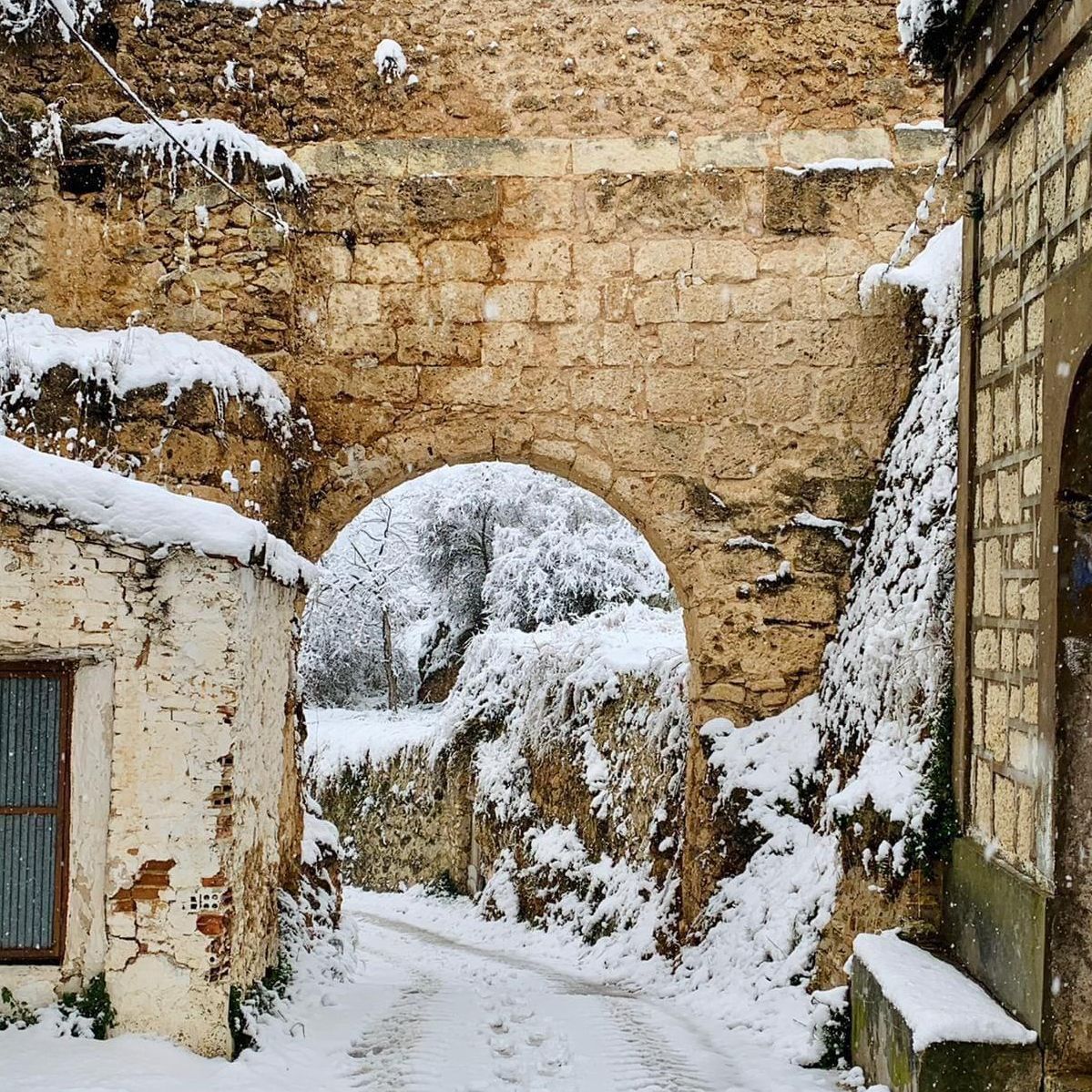 Arco del Molino de la Mora. (Férez)