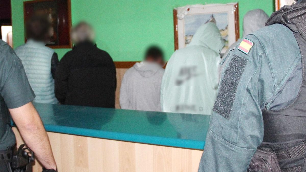 Algunos de los detenidos en la operación. GUARDIA CIVIL
