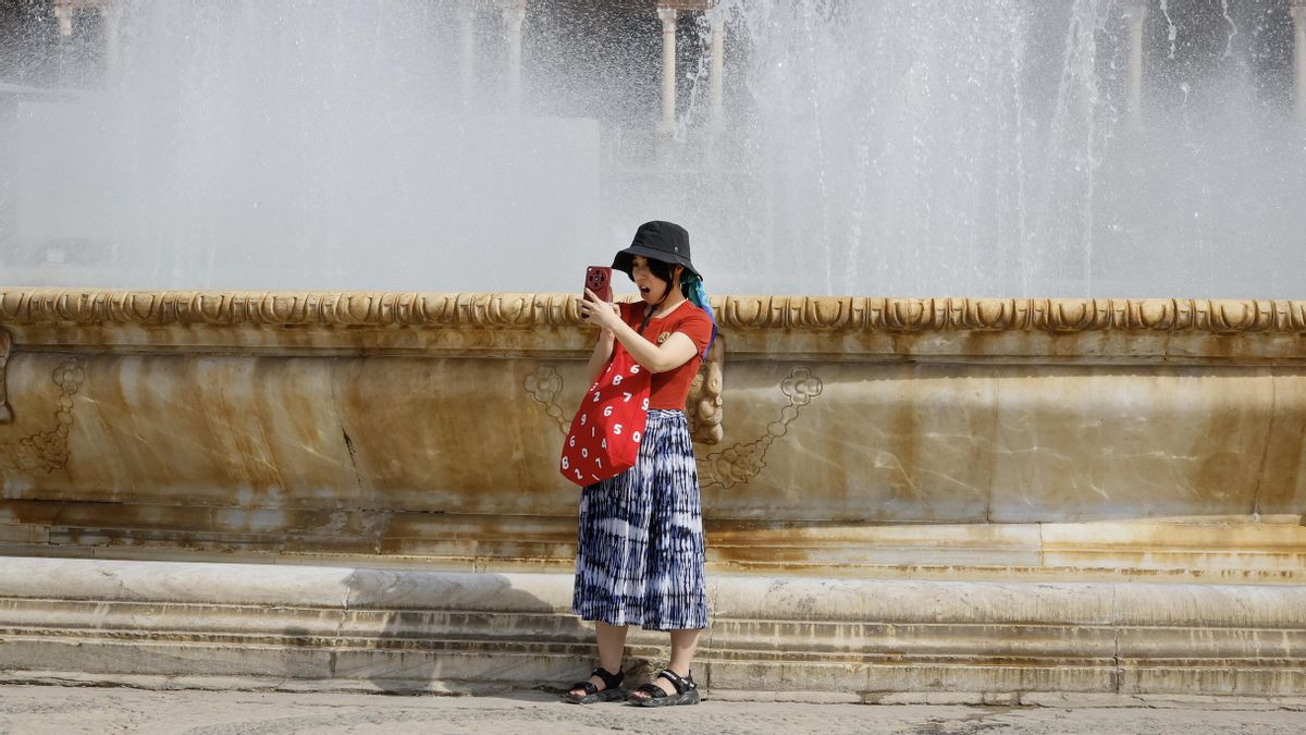 El calor aguanta este viernes con máximas de 30 grados y pocas lluvias