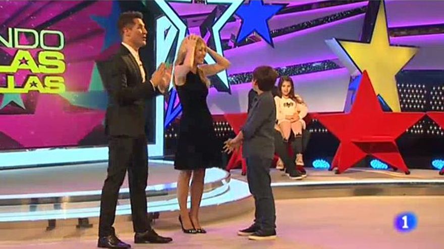 Cayetana Guillen Cuervo y su hijo en 'Jugando con las estrellas'