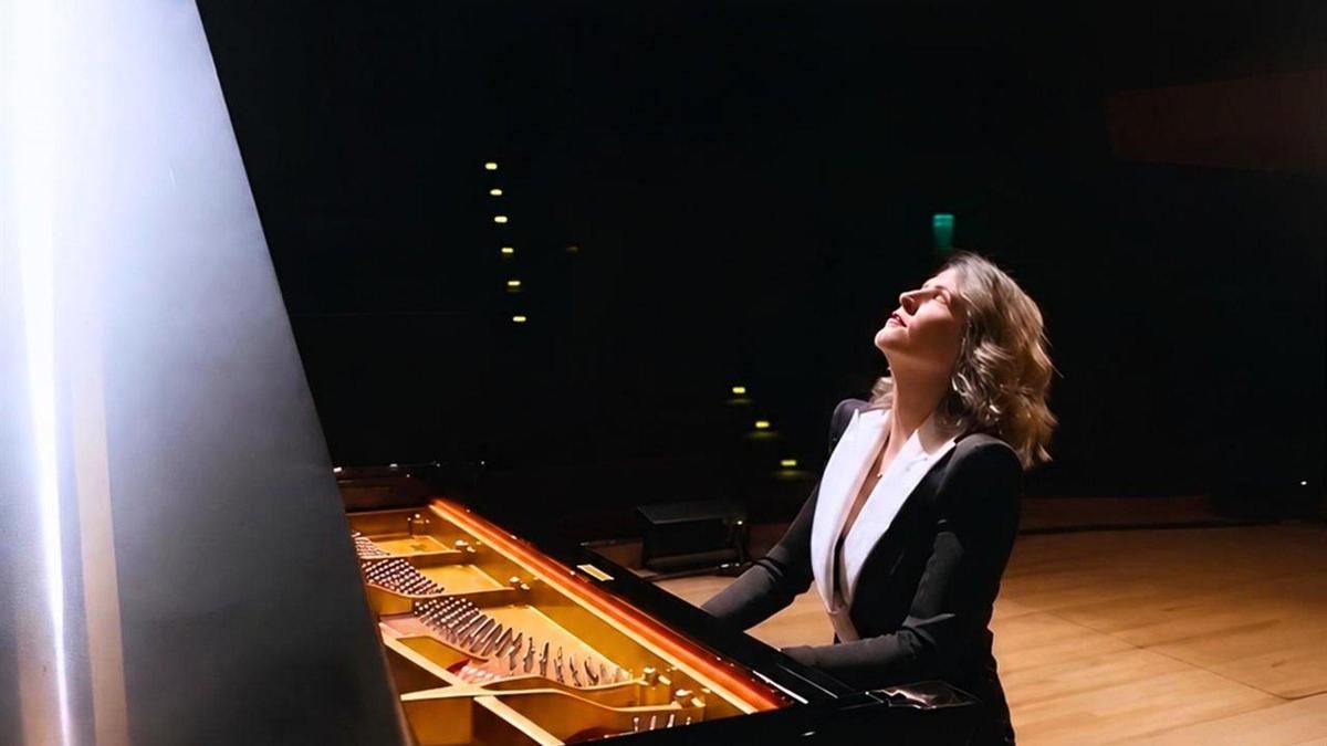 La pianista María Dolores Gaitán presenta su visión más íntima de 'Clair de Lune' de Debussy