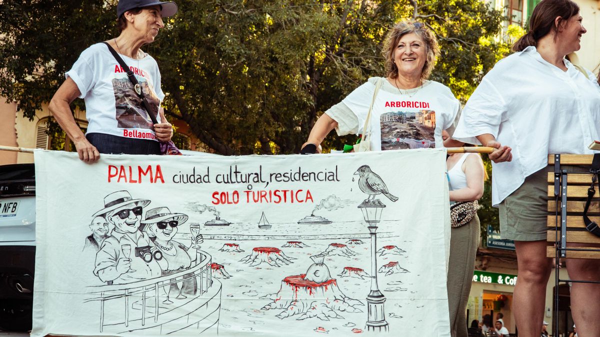 El cartell diu: "Palma ciutat cultural, residencial o NOMÉS TURÍSTICA".