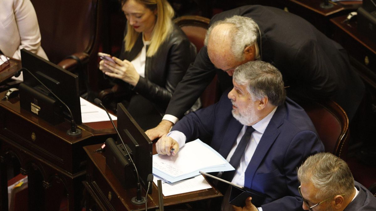 El presidente del bloque peronista, José Mayans