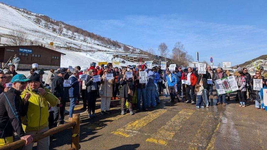 Protesta ciudadana en la estación de esquí de Leitariegos.