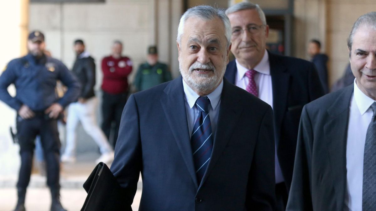 Griñán llega a la Audiencia para declarar en el juicio por los ERE.
