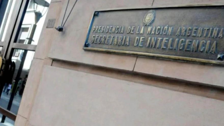 Espionaje, poder y control democrático: la SIDE en el centro del debate por el DNU de Milei